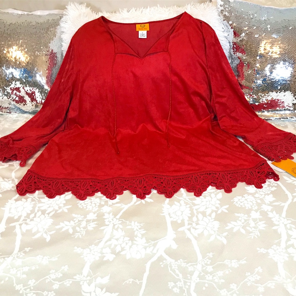 ⭐️Host Pick⭐️NWT Ruby Rd. Paprika Top With Lace Cuffs